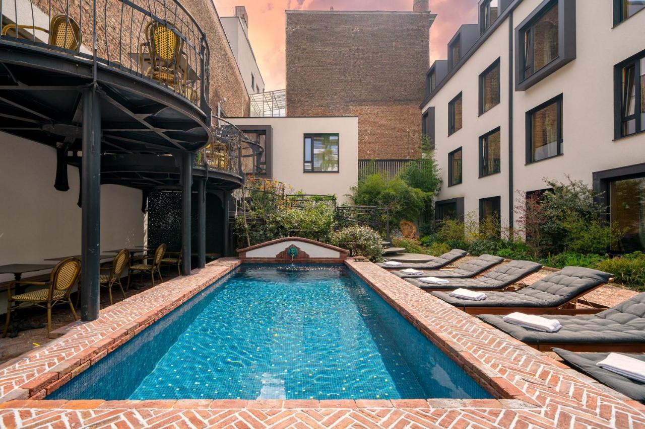 Latroupe Le Berger Hotel Saint-Gilles Екстериор снимка