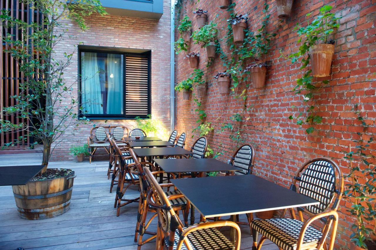 Latroupe Le Berger Hotel Saint-Gilles Екстериор снимка